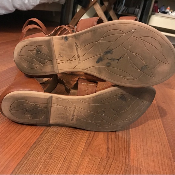 Tan/camel gladiator sandals sz 7 - Picture 4 of 5